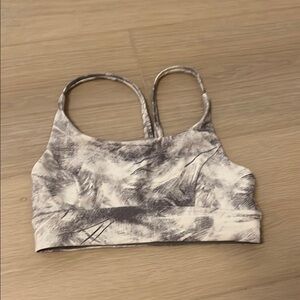 Lululemon sports bra size 6